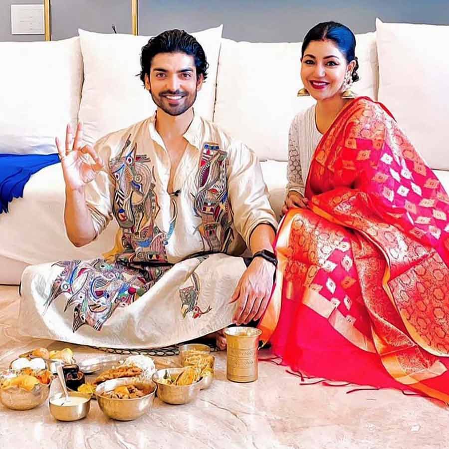 জামাইষষ্ঠীতে বাঙালি খাবার চেটেপুটে খেতে পছন্দ করেন গুরমীত।