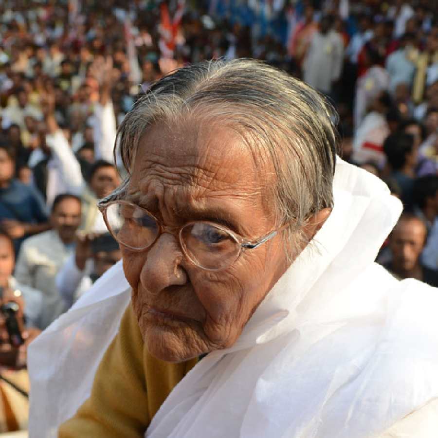 From ration scam to disproportionate assets, know rise and fall of Jyotipriya Mallick who quitted from all TMC posts