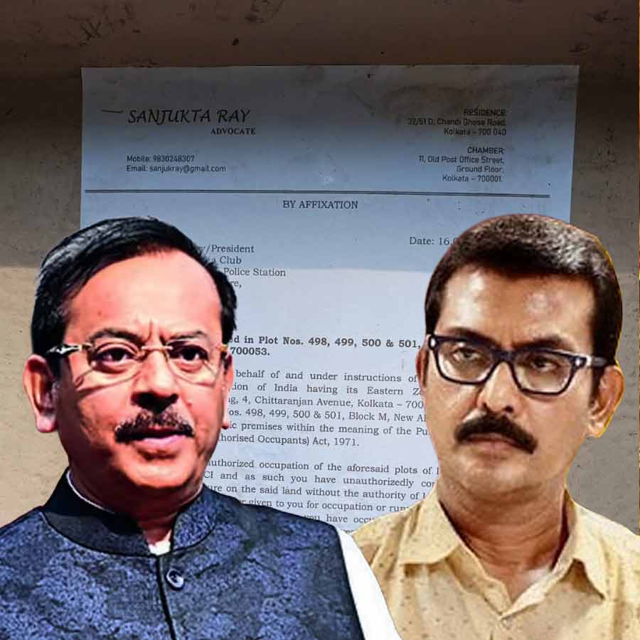 অরূপ বিশ্বাস, স্বরূপ বিশ্বাসের ক্লাব বলে পরিচিত সুরুচি সঙ্ঘকে নোটিস।