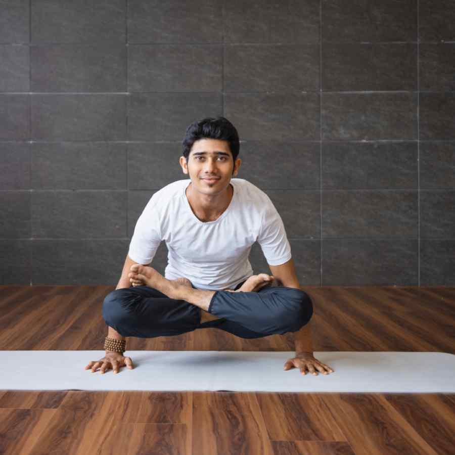 These 10 minutes yoga poses to stay physically and mentally fit