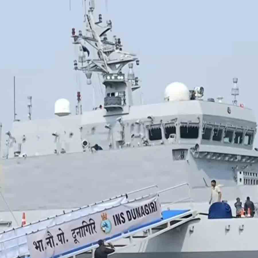 দেশীয় প্রযুক্তিতে তৈরি আইএনএস দুনাগিরি। ছবি: সংগৃহীত।