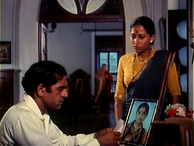 Smita Patil and Amrish Puri
