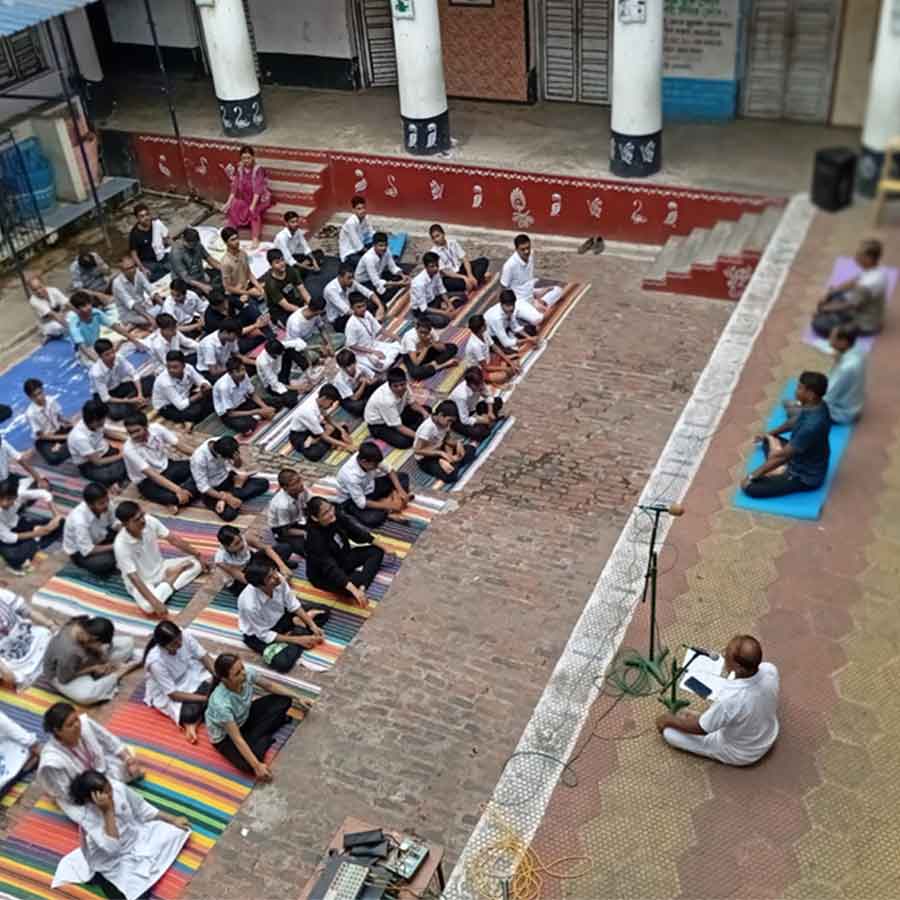 শিয়ালদহের মিত্র ইনস্টিটিউশন (মেইন)-এর অনুষ্ঠান।