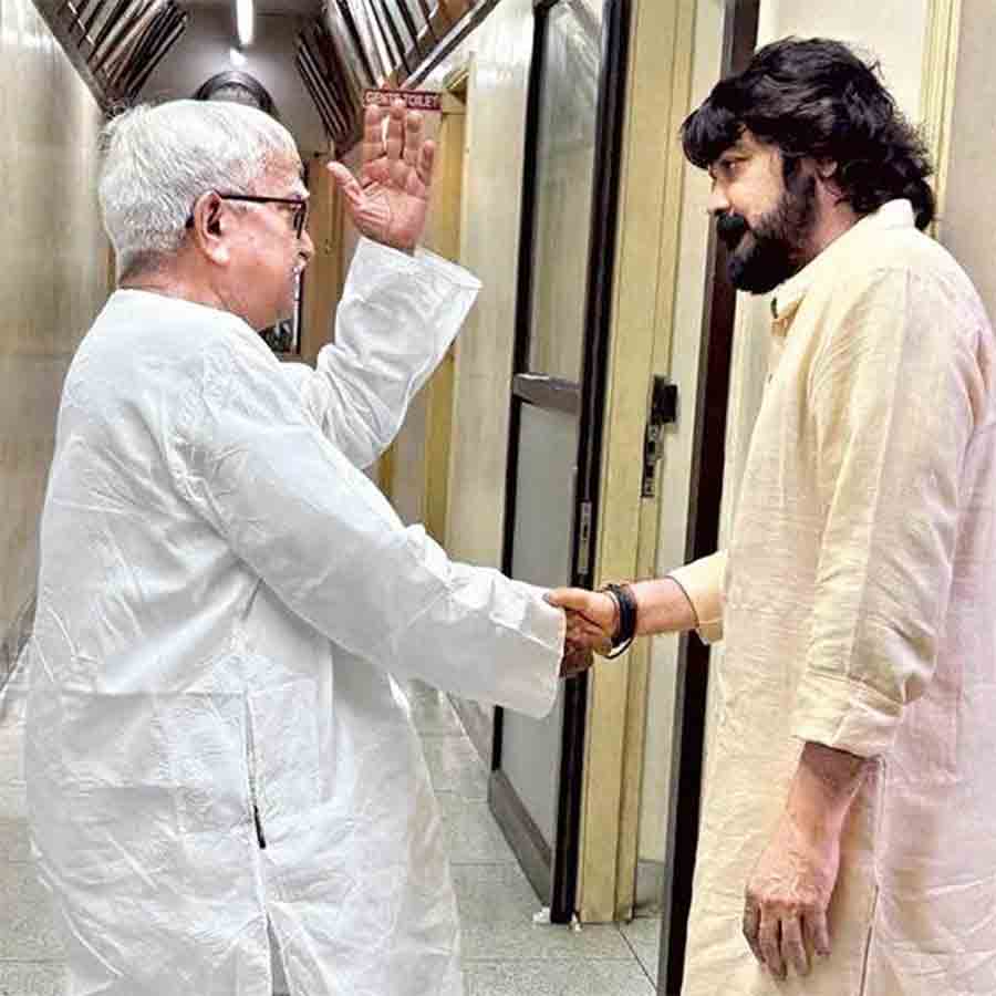 সিপিএম দফতরে।