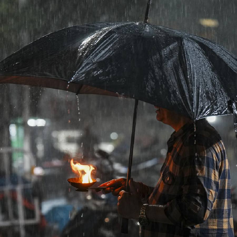 ভারী থেকে অতি ভারী বর্ষণ চলবে উত্তরবঙ্গে।