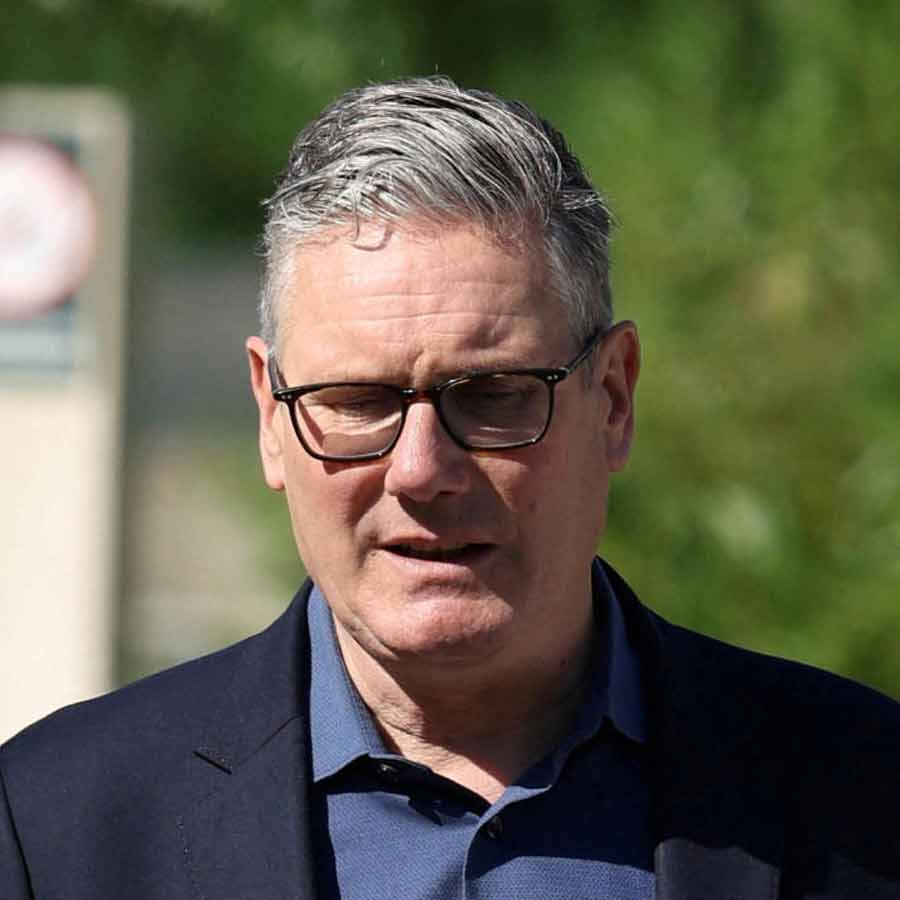 UK's Starmer could set out exit timetable on Monday as new leader waits in the wings dgtl