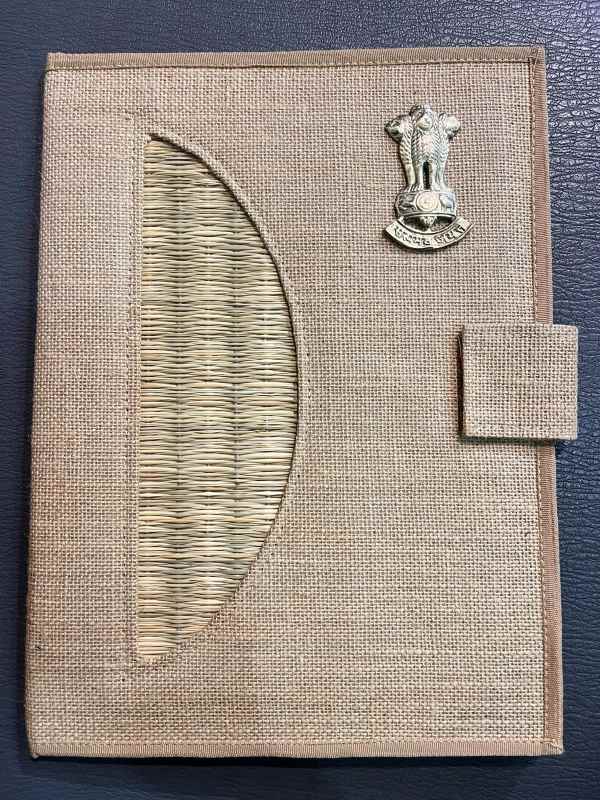 অর্থমন্ত্রী স্বপন দাশগুপ্ত এই ফাইল নিয়েই হাজির হয়েছেন বাজেট পেশ করতে। 