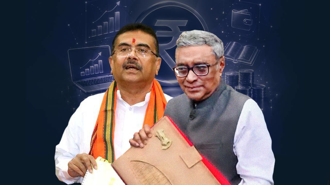 (বাঁ দিকে) মুখ্যমন্ত্রী শুভেন্দু অধিকারীর সঙ্গে অর্থমন্ত্রী স্বপন দাশগুপ্ত (ডান দিকে)।