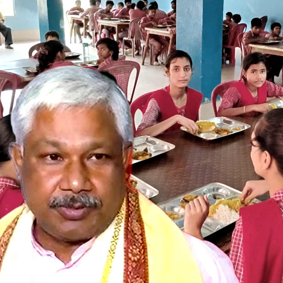 Vegetarian Mid-Day Meals May Expand Beyond Kolkata, says westbengal school education minister dgtl