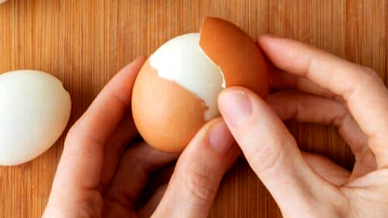 ডিমের খোসা ছাড়ানোর সেরা পন্থা কোনটি?