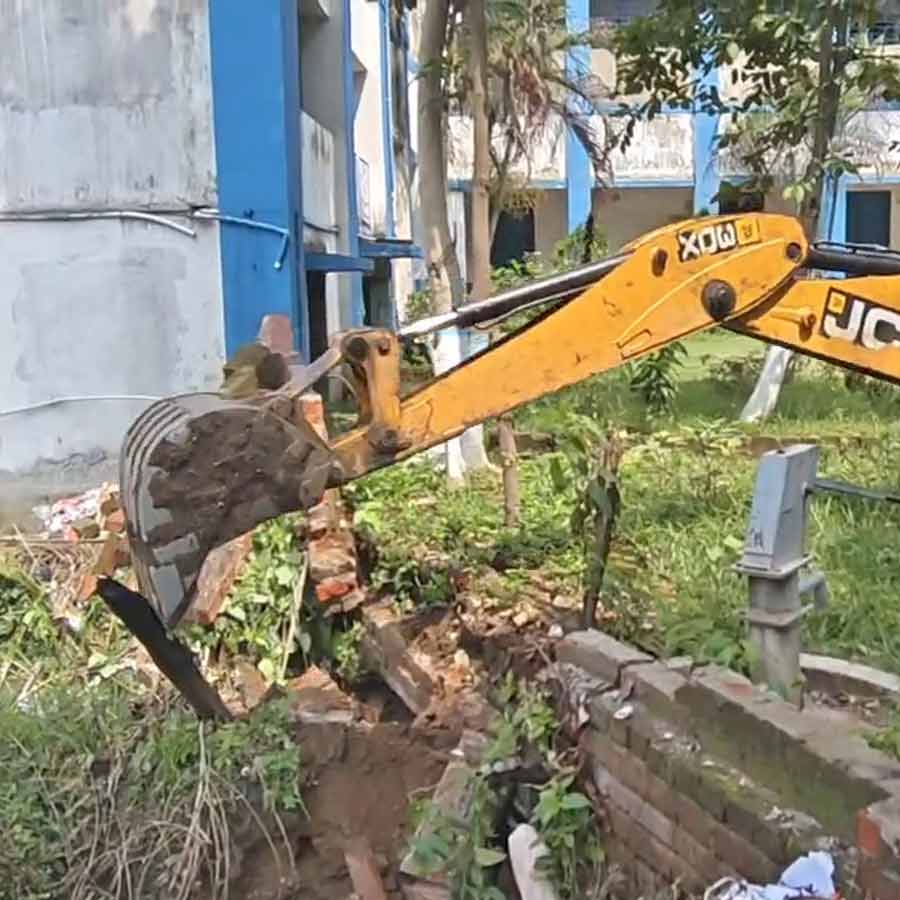 School authority taken back land through help of MLA, bulldozer ran in Bankura dgtld