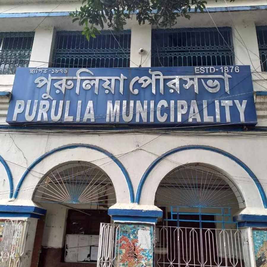 Following a Calcutta High Court order, Purulia Municipality Chairperson Nabendu Mahali has secured the municipality\\\'s powers