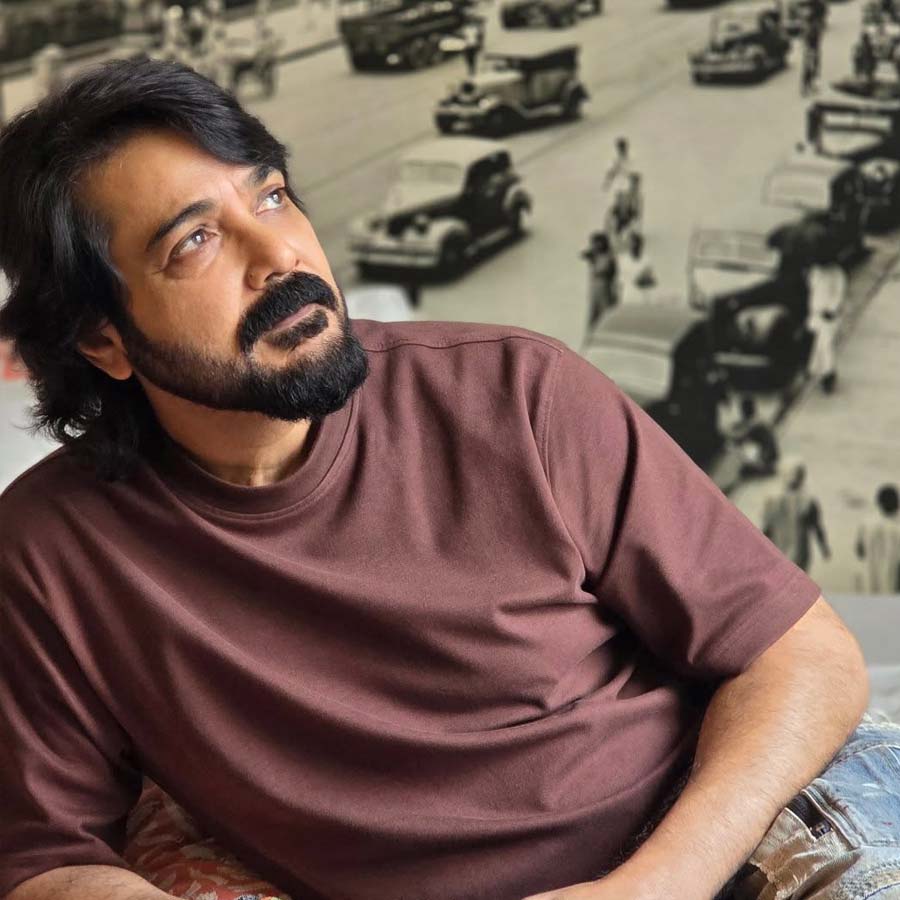 পুজোয় সারাদিন বাড়িতে বসে সিনেমা দেখি: প্রসেনজিৎ।