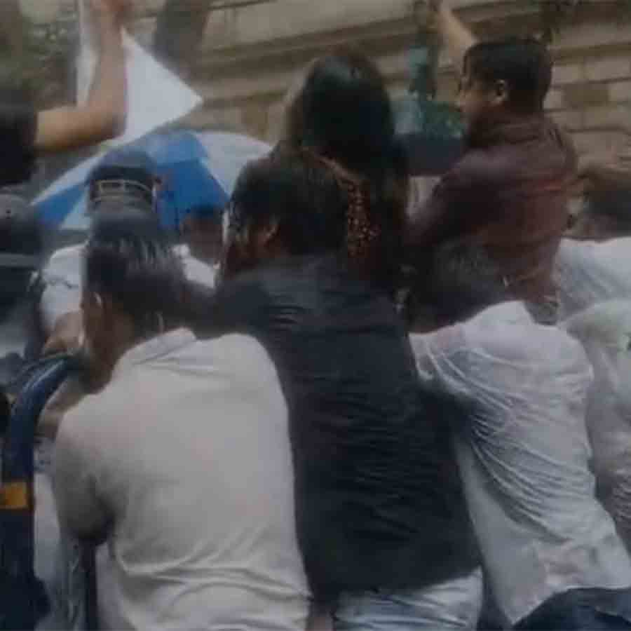 Chhatra Parishad visited Lok Bhavan