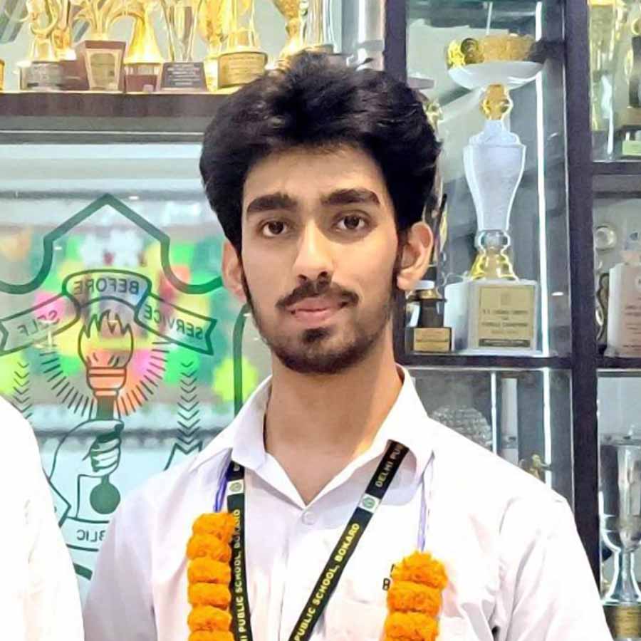 CBSE Student Aditya Mishra from Bokaro Becomes Joint National Topper After 3 Mark Hike in Biology, School Challenged his Score in Revaluation Dgtl