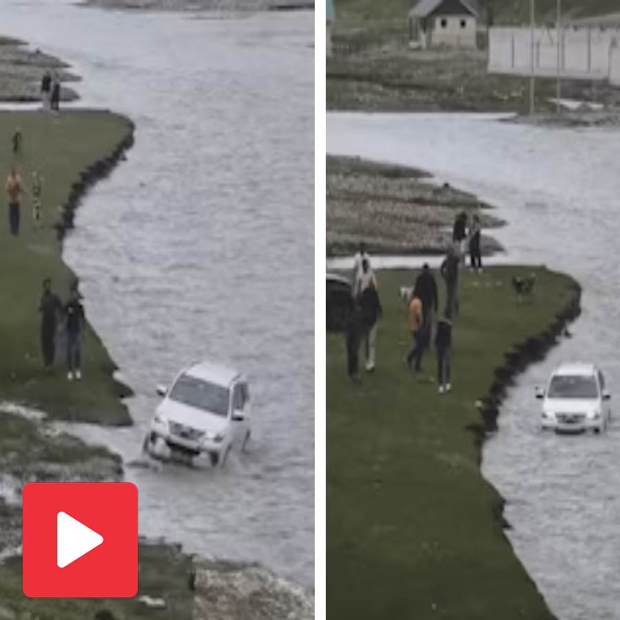 A video of tourist seen steadily driving the car through the Jhelum River goes viral dgtl