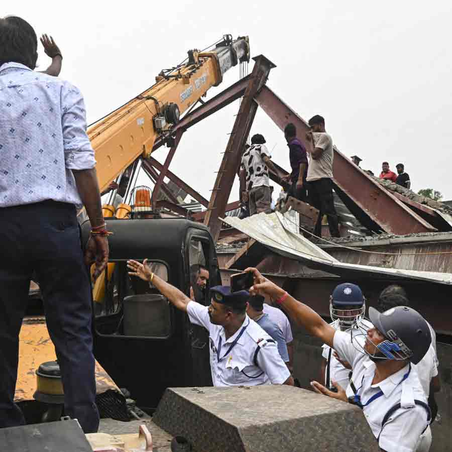 Taratala eyewitness recounts horrific experience, how workers trapped under collapsed roof dgtl