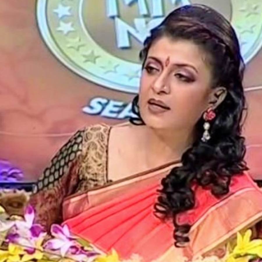 তার পরের বছর আবার রচনাকে ফিরিয়ে আনা হয় সঞ্চালিকার ভূমিকায়। কিন্তু তার পরের সিজ়নে অর্থাৎ পঞ্চম সি়জ়নে ফের মুখ বদল হয় এই অনুষ্ঠানের। ২০১৩ সালে এই অনুষ্ঠানের সঞ্চালিকা দায়িত্ব নেন অভিনেত্রী দেবশ্রী রায়।