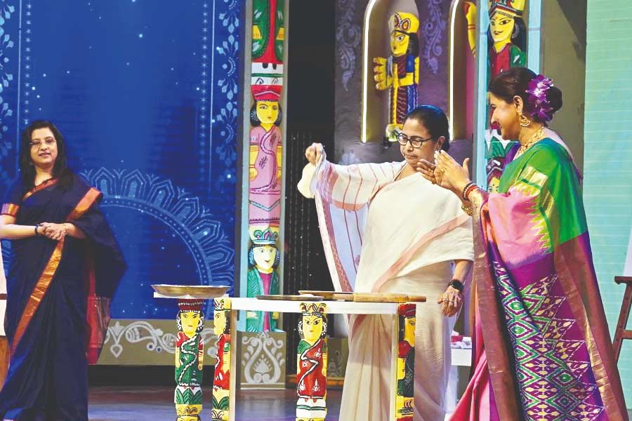 ২০২৪ সালের লোকসভা নির্বাচনের আগে  ‘দিদি নম্বর ওয়ান’ অতিথি হয়ে আসেন তৎকালীন মুখ্যমন্ত্রী মমতা বন্দ্যোপাধ্যায়। এই মঞ্চে এসে রুটি বেলতে দেখা যায় প্রাক্তন মুখ্যমন্ত্রীকে। রচনার এই অনুষ্ঠানের প্রধান দর্শক মূলত মহিলারাই। বলা হয়, এই অনুষ্ঠান বরাবর অনুপ্রাণিত করেছে মহিলাদেরই। সিনেমা, টেলিভিশন থেকে সমাজের বিভিন্ন ক্ষেত্রের মহিলারা এই অনুষ্ঠানে যোগ দিয়েছেন। পশ্চিমবাংলার বিভিন্ন ‘দিদি’র লড়াইয়ের গল্প শুনে একাধিক বার অনুপ্রাণিত হয়েছেন রচনা নিজেও। 