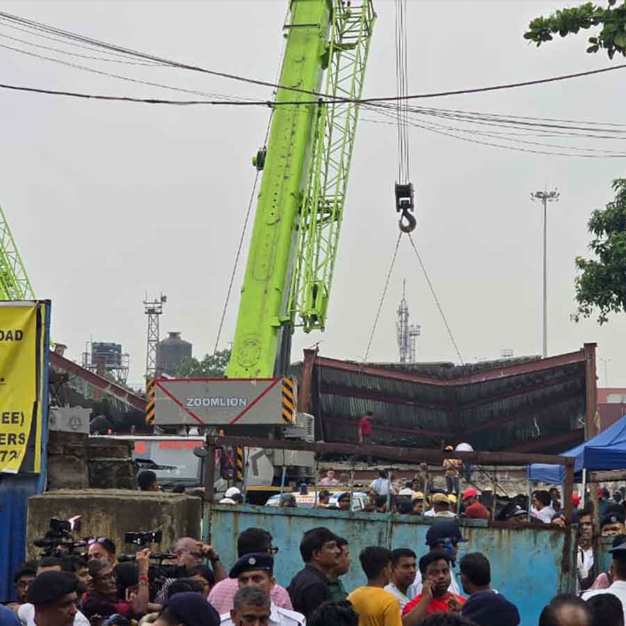 After the Taratala godown incident, Suvendu Adhikari calls for the suspension of all construction work in KMC areas till July 31 dgtl