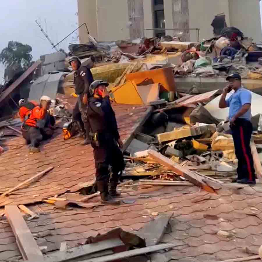 Earthquakes of 7 plus magnitudes strike Venezuela back-to-back; buildings collapse, fatalities likely dgtl