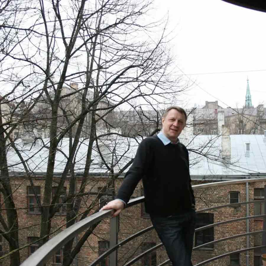 Russian Journalist Who Revealed Vladimir Putin's Alleged Relationship With a Gymnast Dies Mysteriously