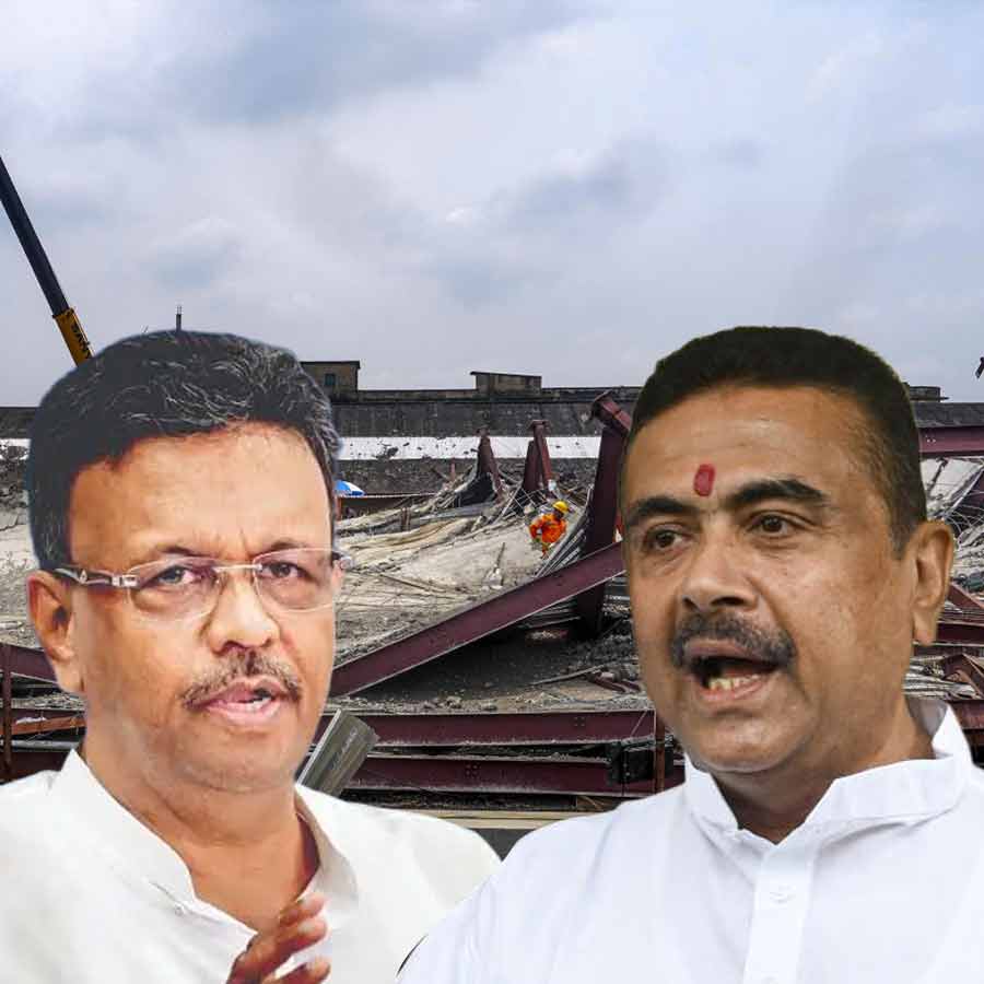 Suvendu Adhikari slams TMC after Taratala Under Construction Godown collapse dgtl