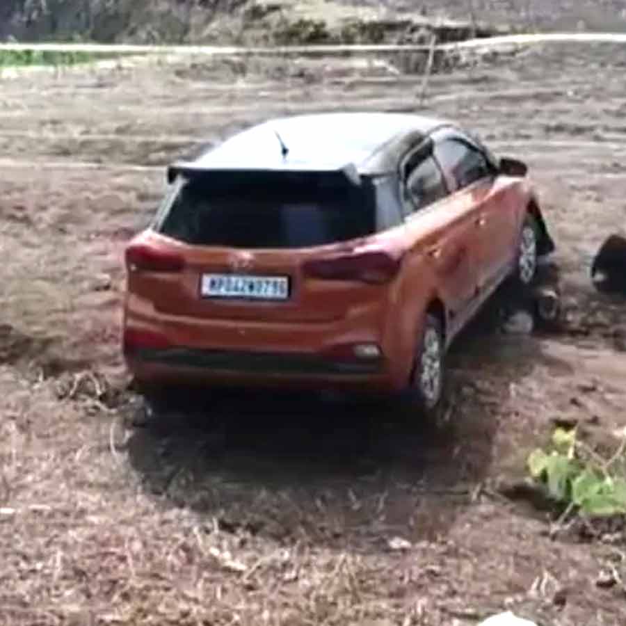 Couple found dead inside a car in Madhya Pradesh dgtl