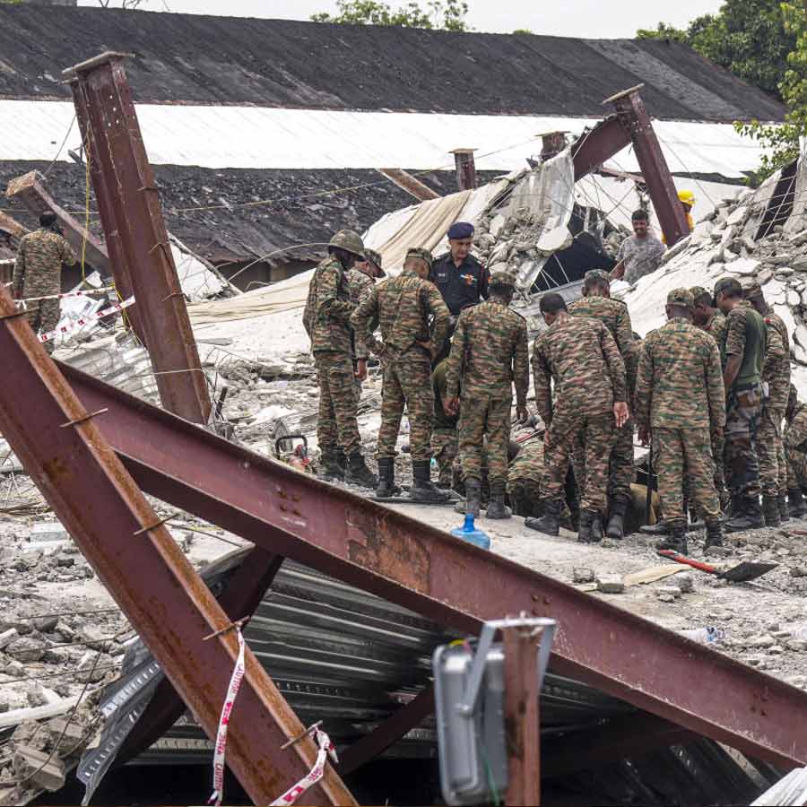 One person rescued with aid of his friend in Taratala godown collapse incident dgtl