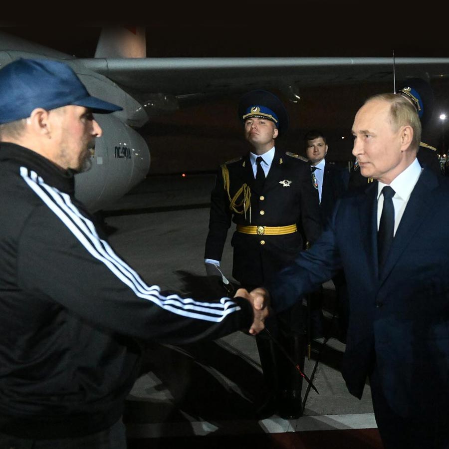 Ex-CIA Officer Reveals How Russia Allegedly Builds Deep-Cover spies From a Young Age