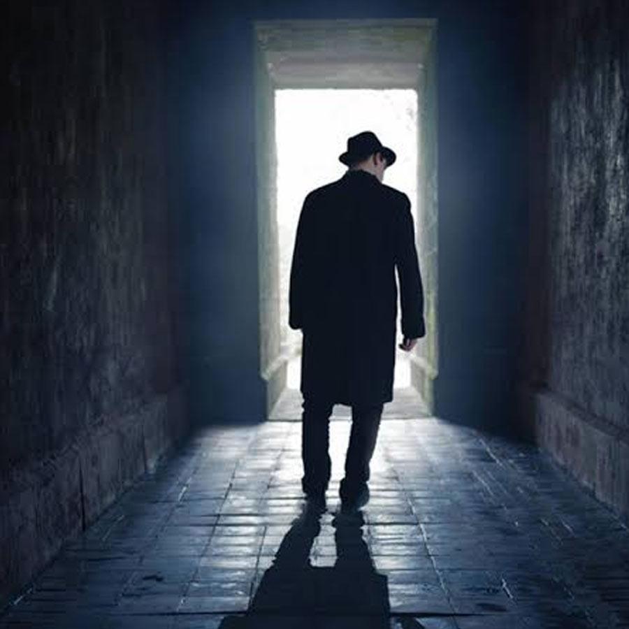 Ex-CIA Officer Reveals How Russia Allegedly Builds Deep-Cover spies From a Young Age