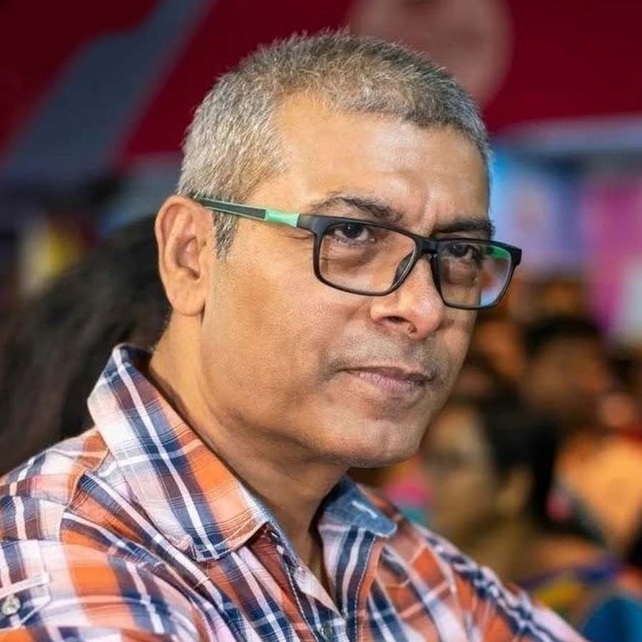 সুদীপ মুখোপাধ্যায়: অভিনেতা একই সঙ্গে ব্রাজ়িল ও জার্মানির সমর্থক। তাঁর কথায়, “আমি মোহনবাগান সমর্থক। ছোটবেলা থেকেই পেলে-ভক্ত ছিলাম। মনে আছে পেলে এসেছিলেন কলকাতায়। খুবই আনন্দ পেয়েছিলাম। আর অন্য দিকে জার্মানির লড়াকু মনোভাবের অনুরাগী আমি। ব্রাজ়িলের খেলা হল শিল্প, আর জার্মানি হল লড়াই।” 