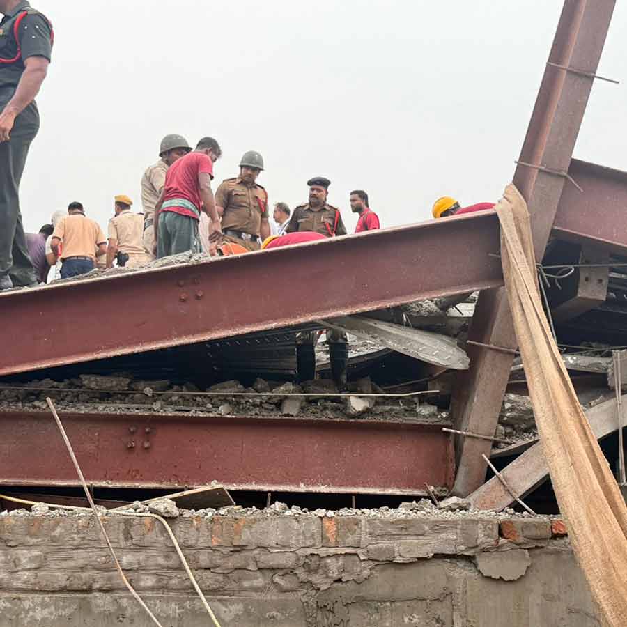 Death toll increased in Taratala godown collapse incident