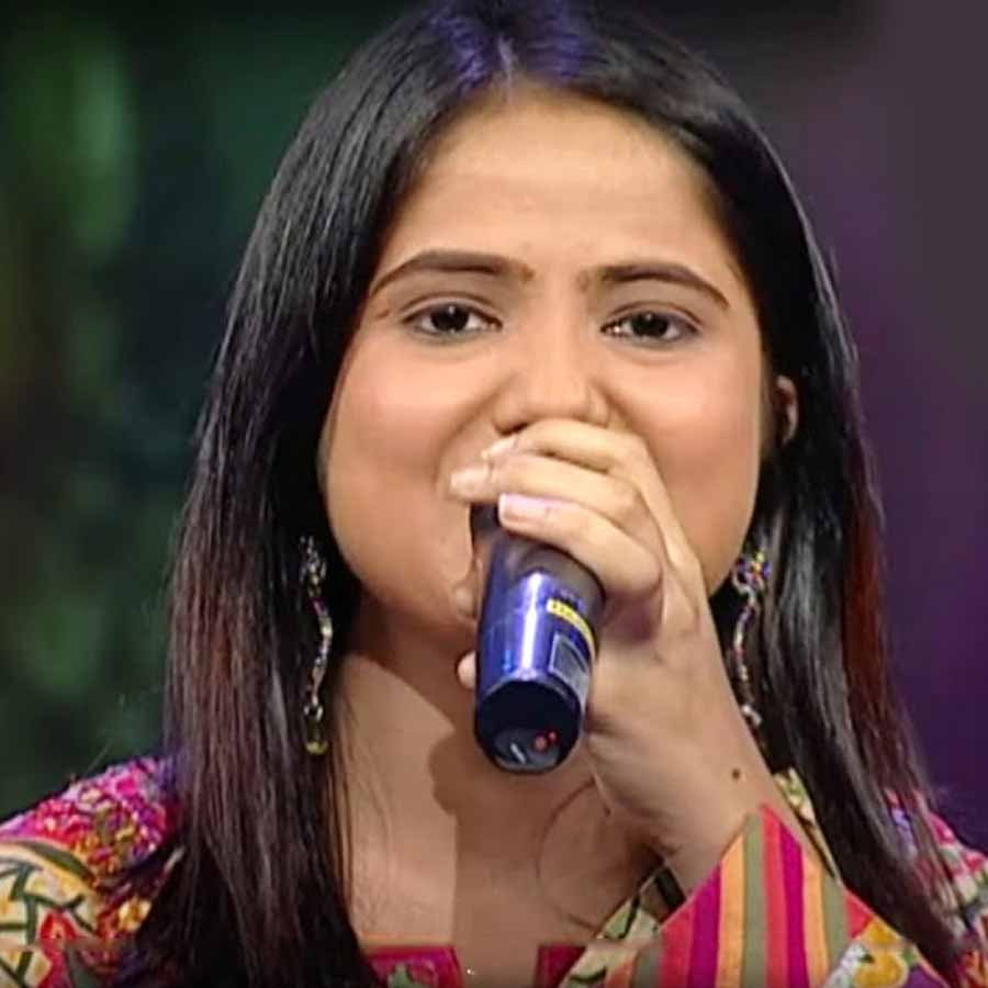 ‘ইন্ডিয়ান আইডল’-এর সময় দীপালী।