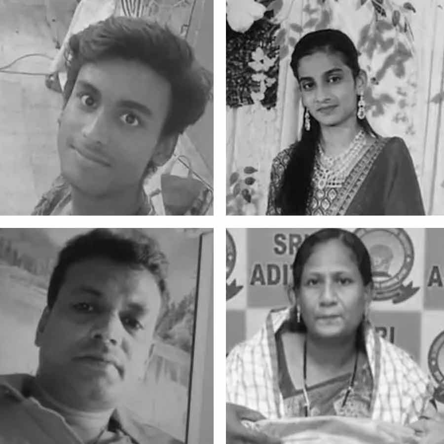 নিহত একই পরিবারের চার জন। ছবি: সংগৃহীত।