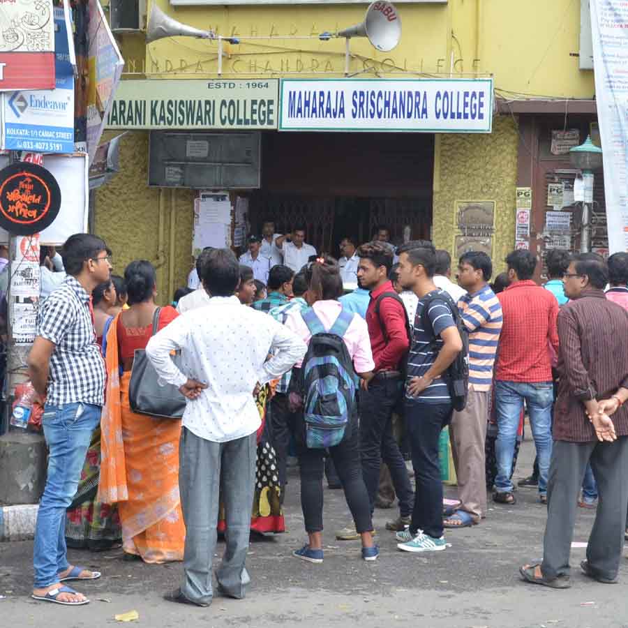 ABVP Kolkata Urges Colleges and Universities to Keep Main Gates Free of MLAs’ Flex Banners dgtl