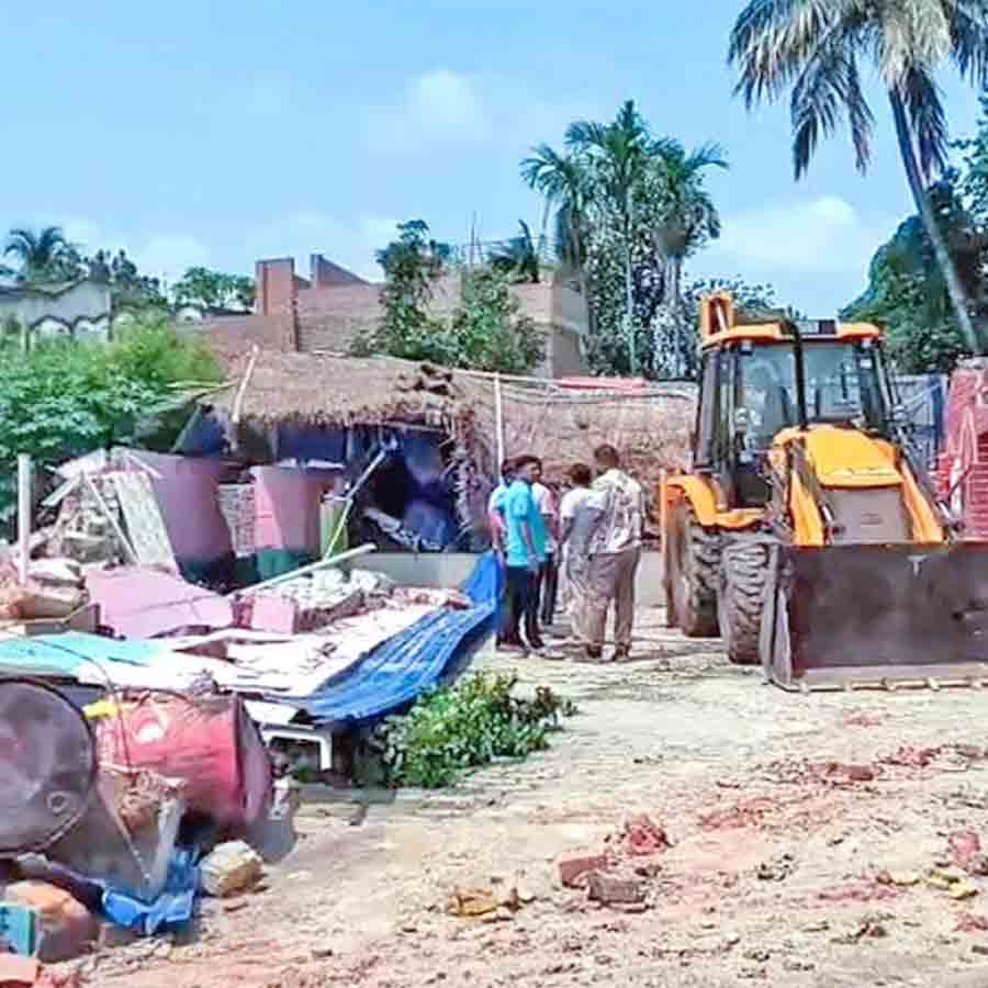 Eviction drive started at Berhampore
