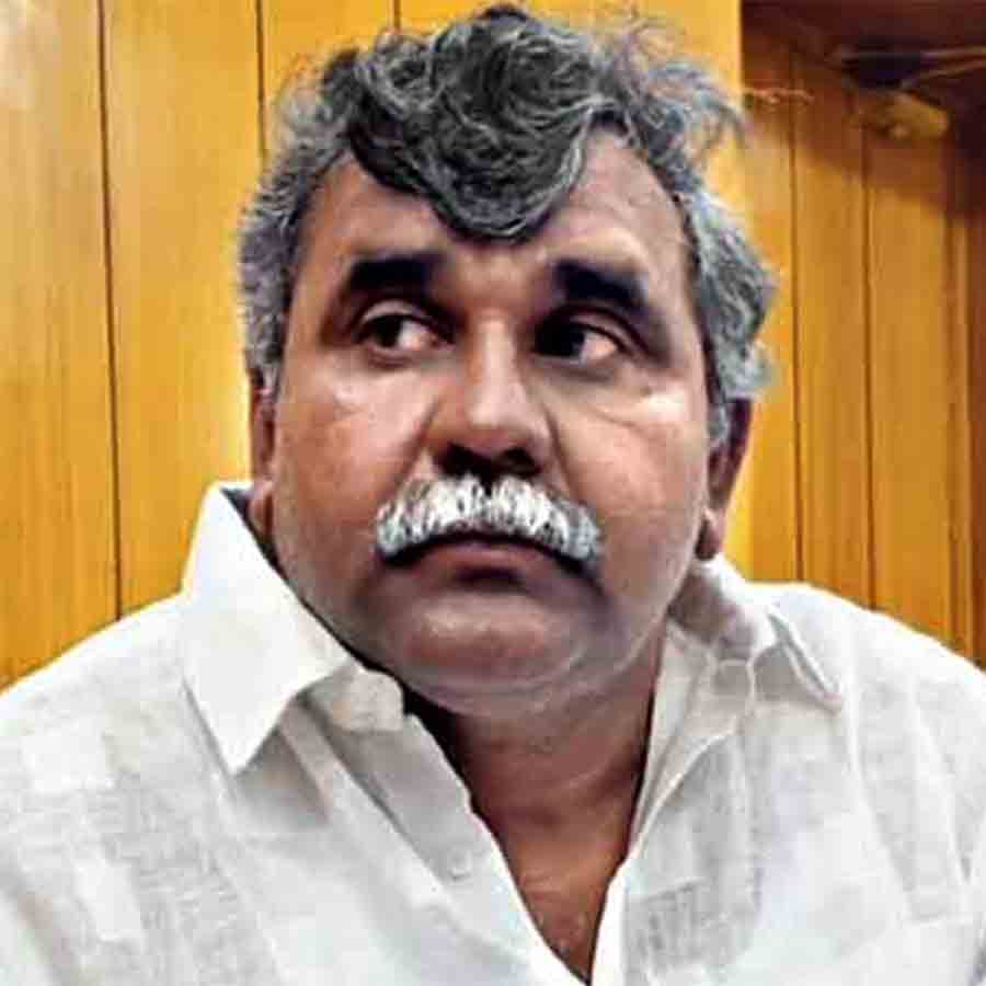 BJP MLA proposes compulsory Bengali in Non-Bengali medium schools