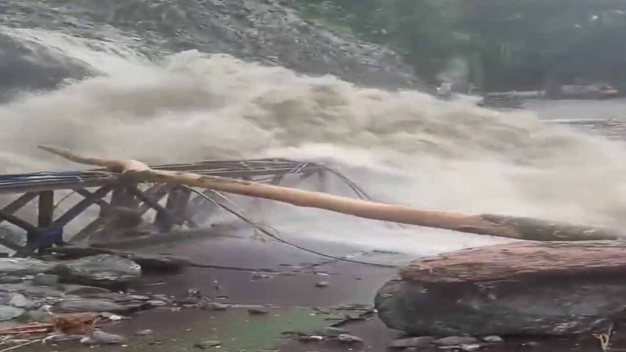 আলিপুরদুয়ারের বিস্তীর্ণ এলাকা জলমগ্ন।