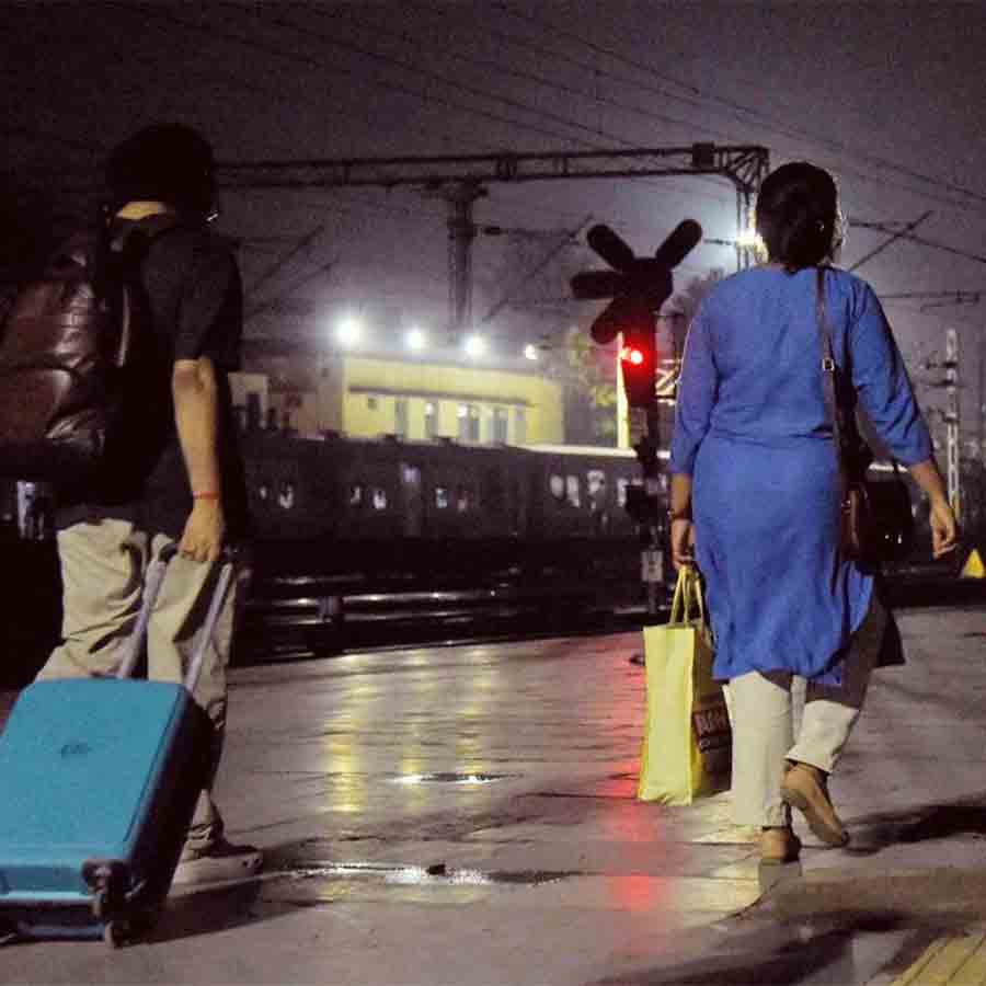 Female passengers raise concerns about safety on deserted platforms