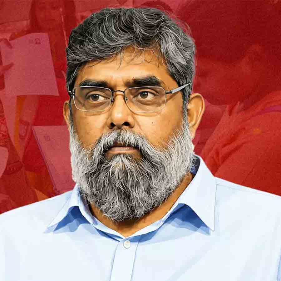 আর রাজাগোপাল।