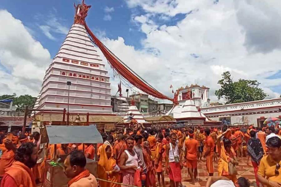 কলিঙ্গ এবং বঙ্গদর্শন শেষে গন্তব্য অঙ্গরাজ্য। একদা ঝাড়খণ্ড এবং বিহারের এলাকা অঙ্গের অধীনে ছিল। সেই ঝাড়খণ্ডেরই দেওঘরে শৈবদের তীর্থস্থান বৈদ্যনাথ থাম। ভক্তেরা সেই মন্দির ঘুরে দেওঘরের পেঁড়া কিনে ফিরবেন ঘরে।