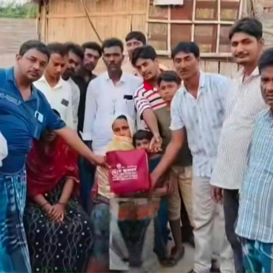 An Association of masons from a remote village in Sagardighi marks 10 years of standing by fellow masons during their times of hardship