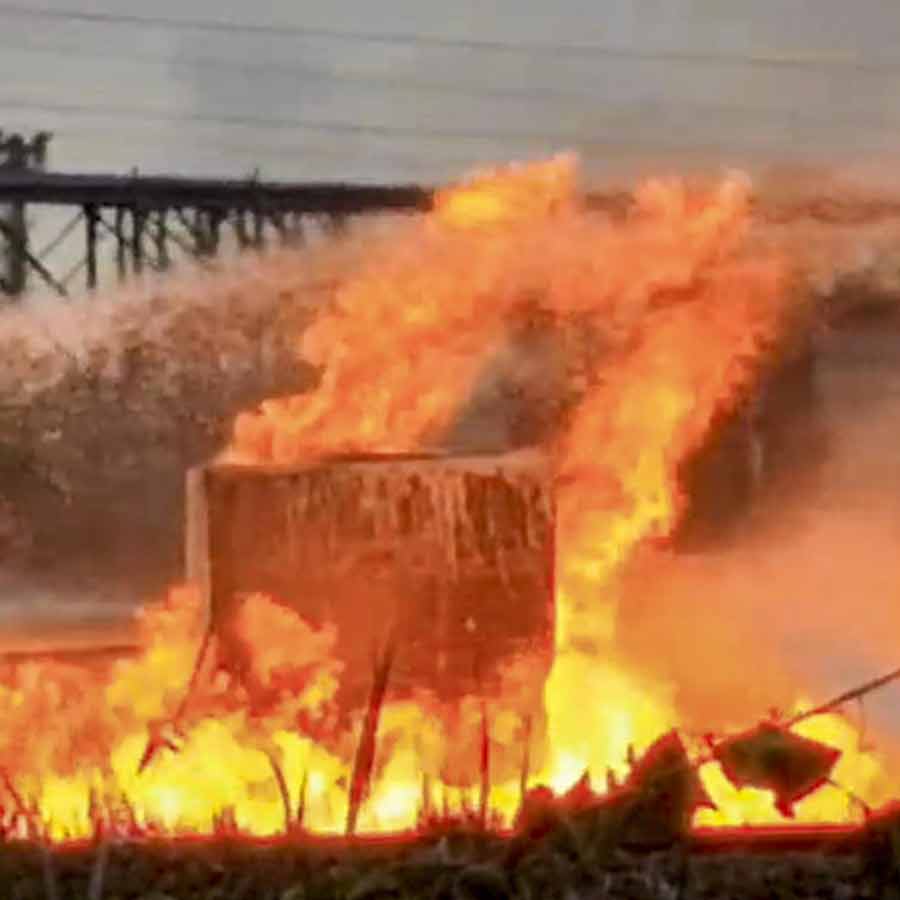 Was there any leakage in pipe of Naphtha that lead to massive fire dgtld