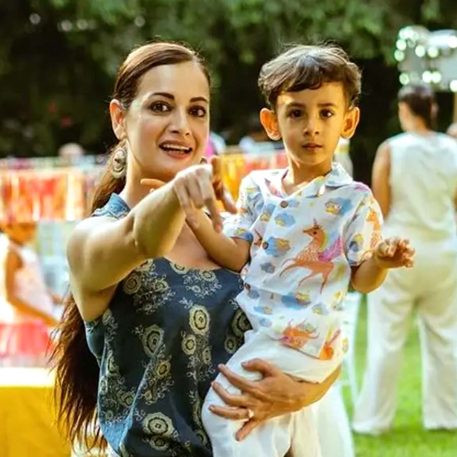 Dia Mirza praises her 5 year old son as he Scolds A Coconut seller for using plastic bag dgtl