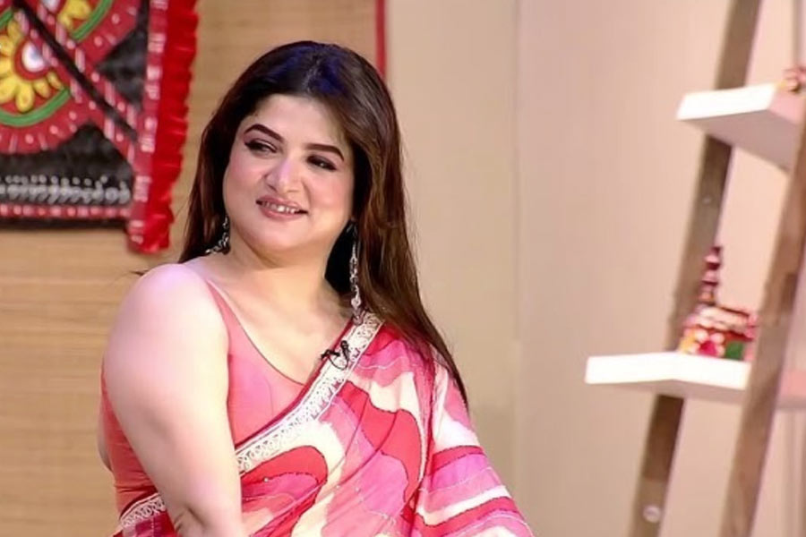 নতুন ‘দিদি’ হিসাবে স্বস্তিকাকে কেমন লাগল শ্রাবন্তীর?