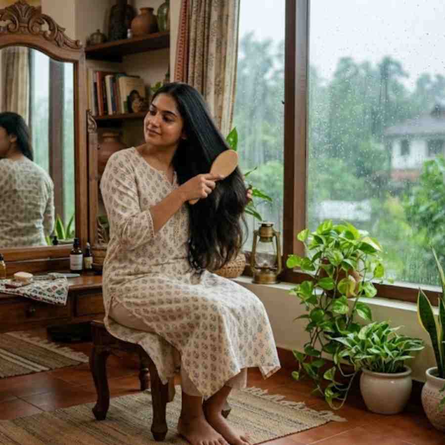 Revive Your Dull Hair This Rainy Season, these are some Homemade Hair Packs to Fix Oily Scalp