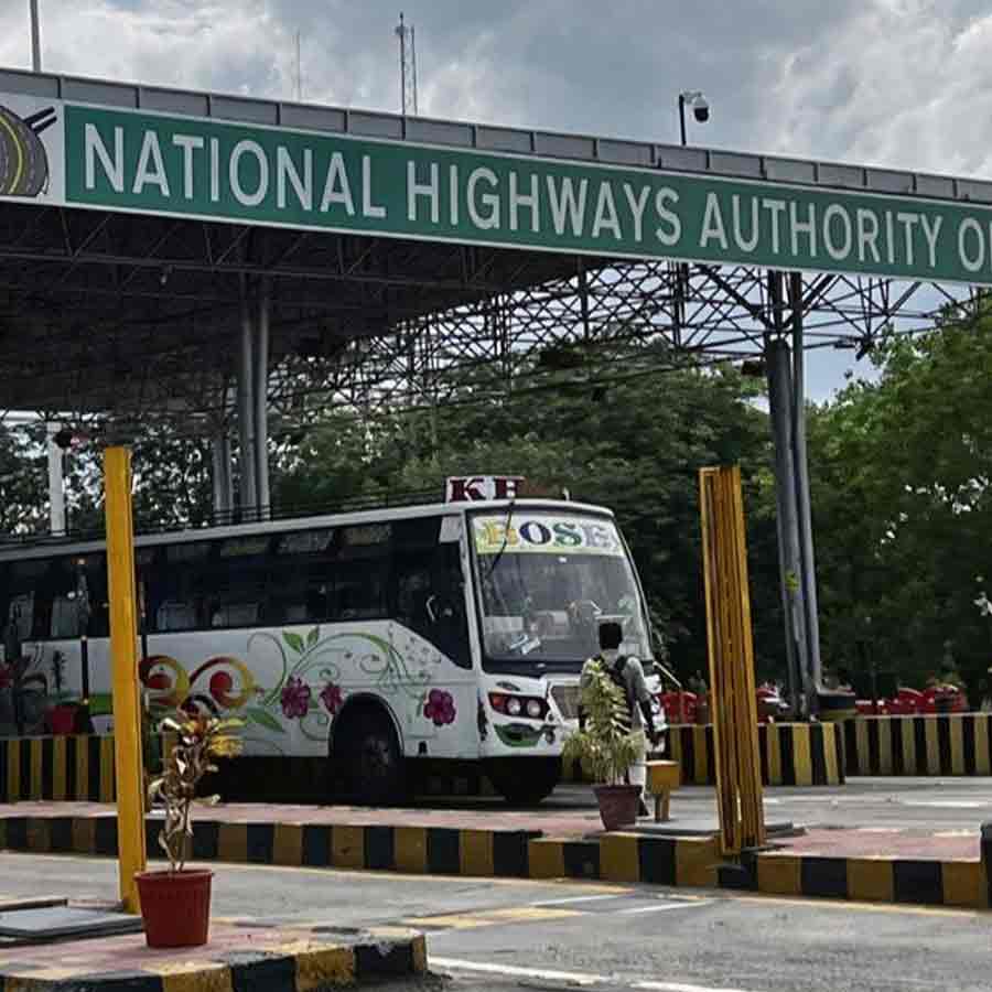 Howrah District Magistrate writes to NHAI seeking changes to FASTag norms in the interest of bus owners