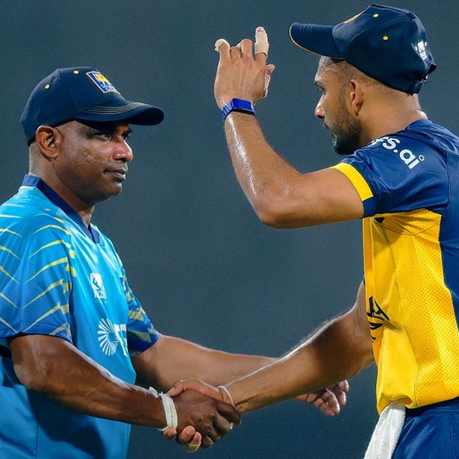 শনিবার নিজেদের ঘরের মাঠে পাকি‌স্তানের বিরুদ্ধে হেরে যাওয়ার পর শ্রীলঙ্কার কোচ সনৎ জয়সূর্য পদত্যাগের ইচ্ছাপ্রকাশ করেন।