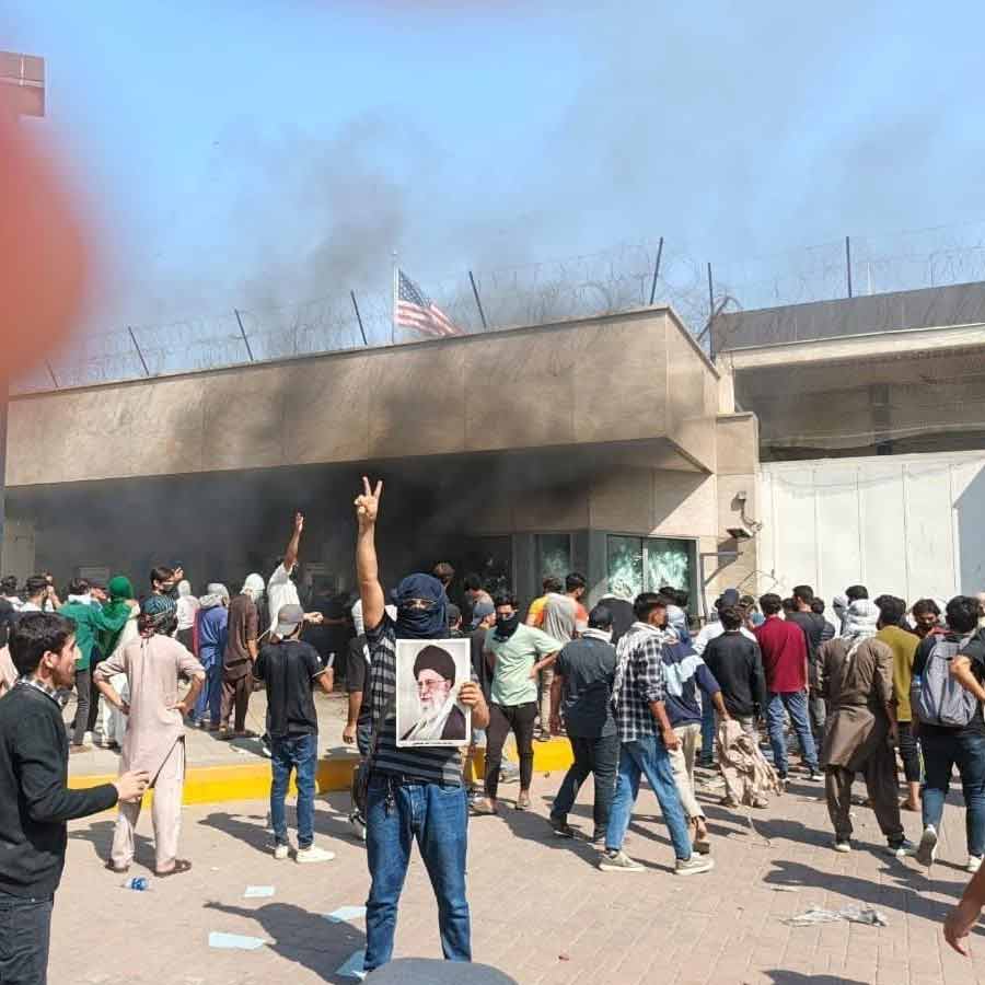 Several dead In pro-Iran protest at US consulate in Pakistan